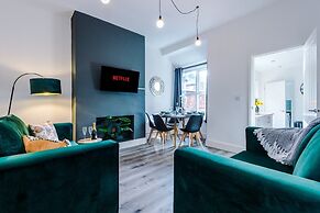 Modern Home Ideal for Business Groups Sleeps 7
