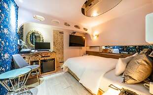 M Motel