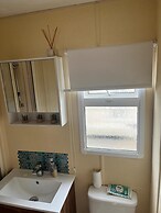 House Sleeps 8 With Sea View and Parking