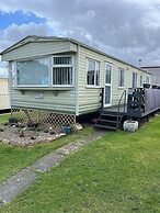 House Sleeps 8 With Sea View and Parking
