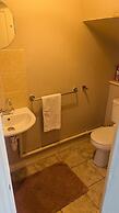 Spacious- 3 Bedroom House for 6 Adults