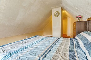 Near I-95 & Rhode Island Border! Pet-friendly Home