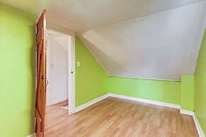 Near I-95 & Rhode Island Border! Pet-friendly Home