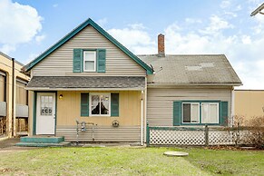 Near I-95 & Rhode Island Border! Pet-friendly Home