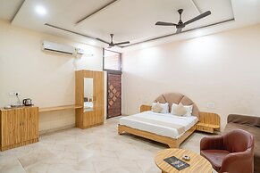 Hotel Entry Point