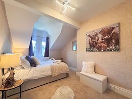 6 Bedroom Victorian Townhouse in Central Harrogate