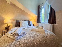 6 Bedroom Victorian Townhouse in Central Harrogate