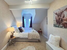 6 Bedroom Victorian Townhouse in Central Harrogate