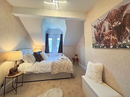 6 Bedroom Victorian Townhouse in Central Harrogate
