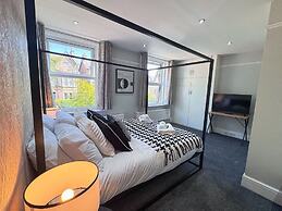 6 Bedroom Victorian Townhouse in Central Harrogate