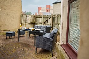 Central Harrogate 2 Bed Apartment With Patio