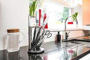 Windsor 5-bed House - Stroll to Castle - Sleeps 13