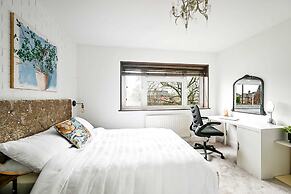 Windsor 5-bed House - Stroll to Castle - Sleeps 13