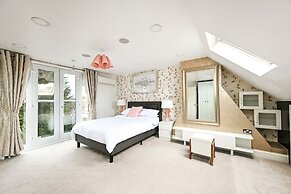 Windsor 5-bed House - Stroll to Castle - Sleeps 13