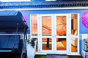 Windsor 5-bed House - Stroll to Castle - Sleeps 13