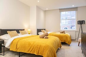 Central Leeds Apartment by Station - Sleeps 7