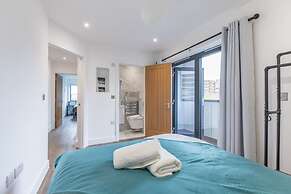 Seafront Penthouse w/ Balcony Central Brighton