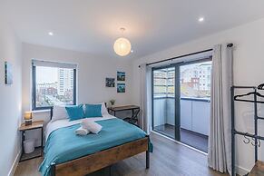 Seafront Penthouse w/ Balcony Central Brighton