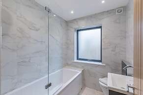 Seafront Penthouse w/ Balcony Central Brighton