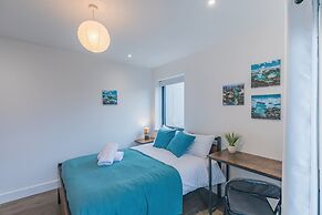Seafront Penthouse w/ Balcony Central Brighton