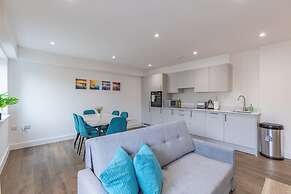 Seafront Penthouse w/ Balcony Central Brighton