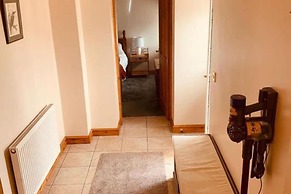 Near Rhosneigr - Sleeps 2 - Pets and Parking