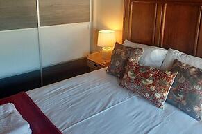 Near Rhosneigr - Sleeps 2 - Pets and Parking