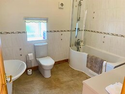 Near Rhosneigr - Sleeps 2 - Pets and Parking