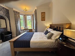 6 Caberfeidh Bed and Breakfast