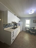 Quiet Heritage Bungalow Entire Home Geodome