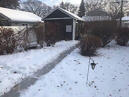 Quiet Heritage Bungalow Entire Home Geodome