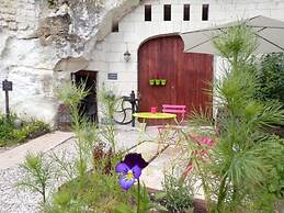 LES TROGLOS DE BEAULIEU