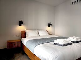 Coastline Residence - Designer Stay
