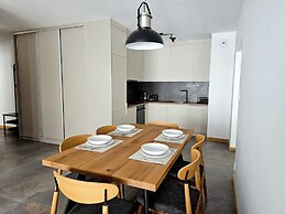Coastline Residence - Designer Stay