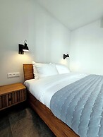 Coastline Residence - Designer Stay
