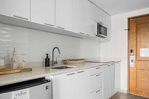 Condado Lagoon - Lux Waterfront Studios