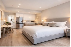 Central Hub Suites