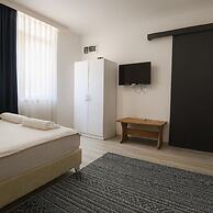 Hillside Apart Hotel & Side