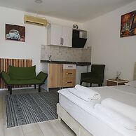 Hillside Apart Hotel & Side
