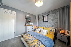 Charming Middleton Apartment Sleeps 2