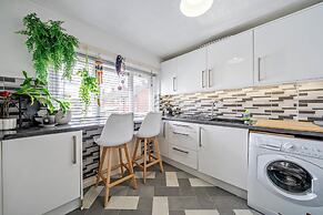 Charming Middleton Apartment Sleeps 2