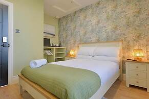 The Tall Trees Hotel