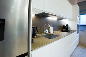 Spacious 3-bed Retreat Modern Super Central