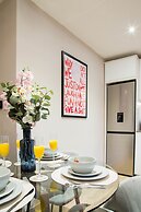 Spacious 3-bed Retreat Modern Super Central