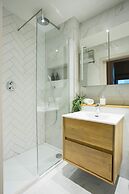 Spacious 3-bed Retreat Modern Super Central