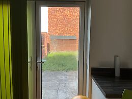House Sleeps 8 With Wifi