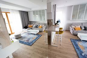 Riverside Premium Apart with Oder Views