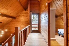 Anna-helena - Cosy Wooden Chalet in the Forest