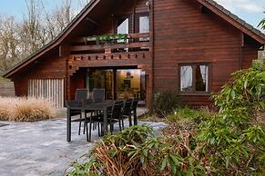 Anna-helena - Cosy Wooden Chalet in the Forest