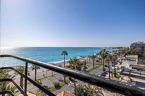 Air-conditioned Seafront Apartment - Nice